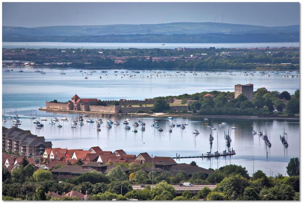 Castle View - Port Solent Stunning Waterfront House Villa Portsmouth Exterior photo